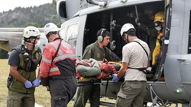 El operativo de rescate de los andinistas que sufrieron el accidente mientras escalaban el Volcán Lanín en Neuquén donde murió una mendocina. Gentileza