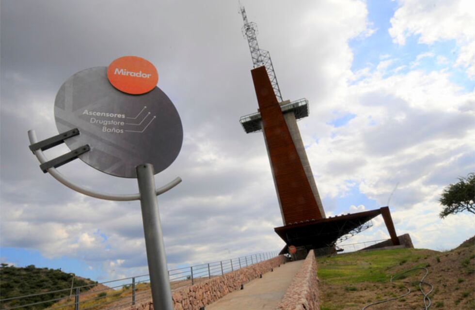 El Hito del Bicentenario se iluminará de azul por la Diabetes