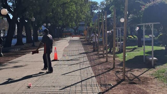 Comenzaron los arreglos en la Plaza 25 de Mayo