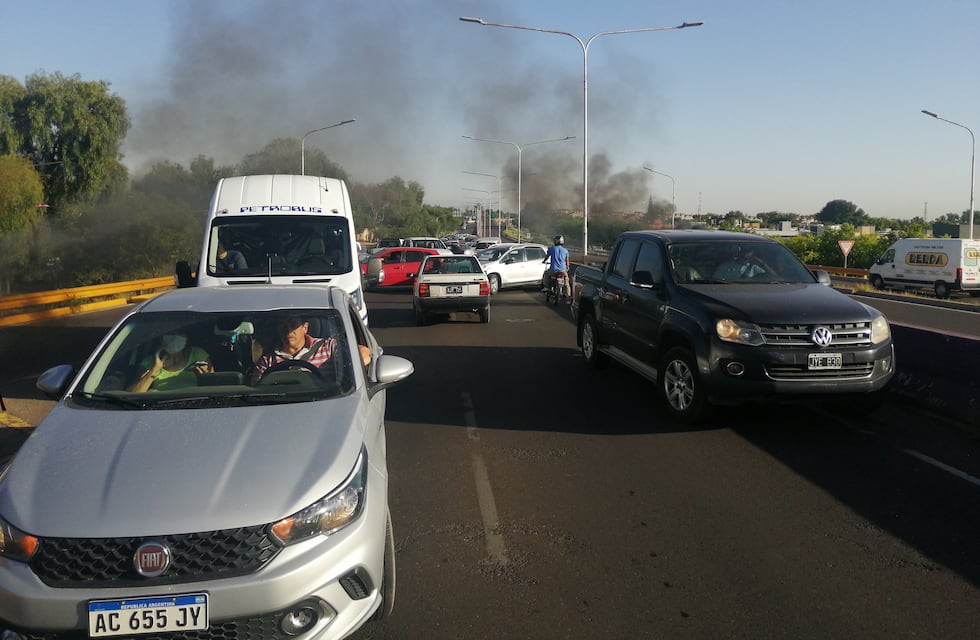 Corte en el Corredor del Oeste: Aysam prometió una solución y los vecinos se retiraron