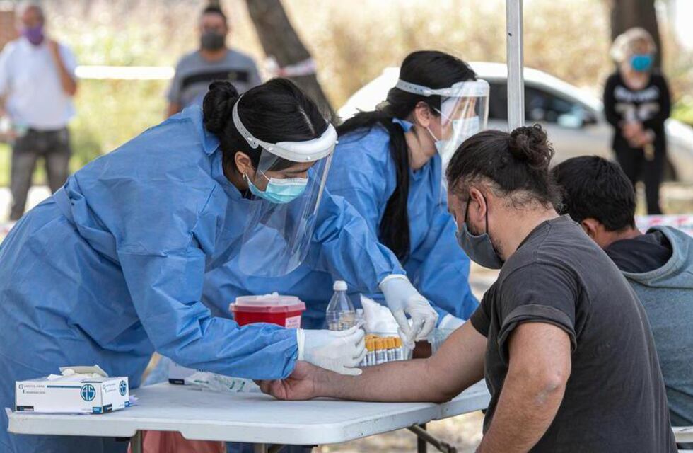 Coronavirus: el mundo superó los 130 millones de casos y la curva de contagios sigue subiendo