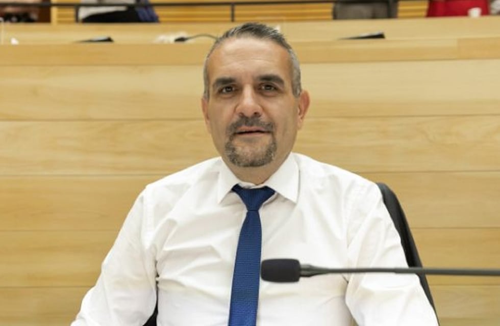 Por violencia familiar: piden que el legislador cordobés Eduardo Serrano se aparte de la Unicameral