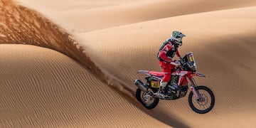 Kevin Benavides hace historia al coronarse campeón del Dakar 2021