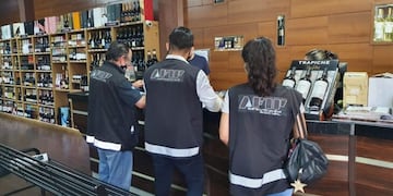 Investigan contrabando de 80 mil botellas de vino en la frontera de Bernardo de Irigoyen