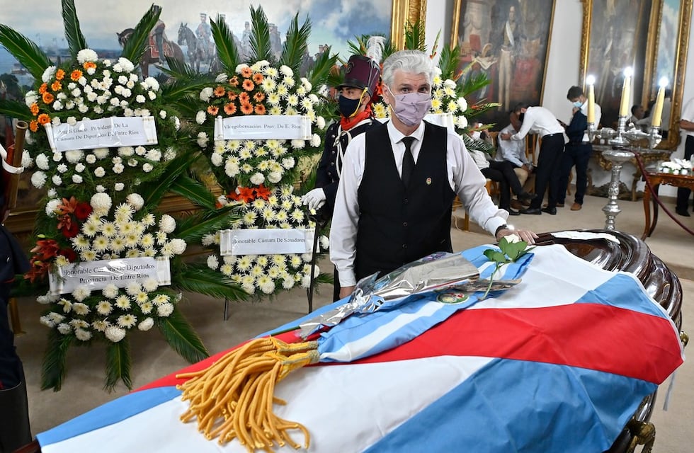 La foto que Jano Colcerniani insistió en sacar el día del velatorio del ex gobernador Busti