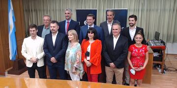 Los concejales nuevos y viejos, en la extraordinaria de este viernes