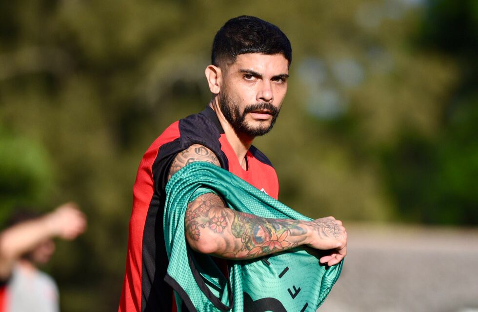 Newell’s Old Boys espera la sanción a Éver Banega por la crítica a Fernando Rapallini