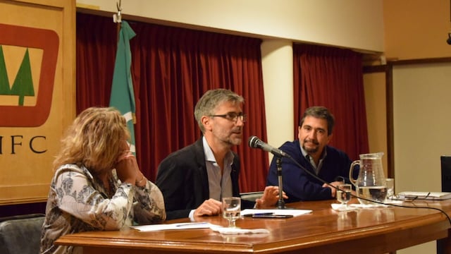 Fue realizado por los abogados y magister José Luis Zerillo y Leonardo Palacios, con la moderación de la arquitecta Lorena Thesz.