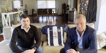 Alexander Medina y Andrés Fassi. En la casa del "Cacique" se grabó el video en el que se confirmó su continuidad.