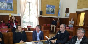 Recibió el título de “Vecino Destacado” por ser gran difusor del básquetbol marplatense y argentino.