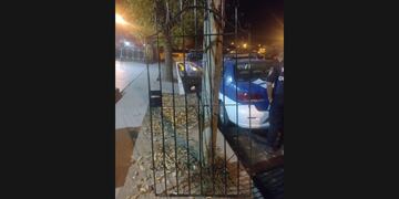 Los delincuentes se robaron las rejas de una casa, en Córdoba.