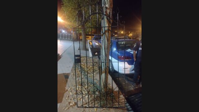 Los delincuentes se robaron las rejas de una casa, en Córdoba.