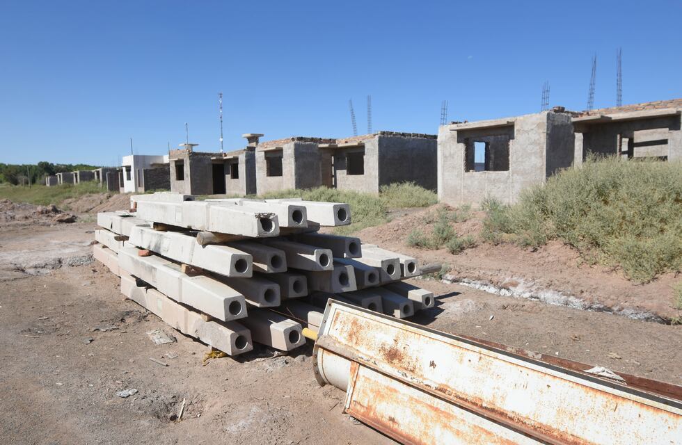 El intendente de Lavalle buscará ayuda de Nación para finalizar las casas de Tupac Amaru