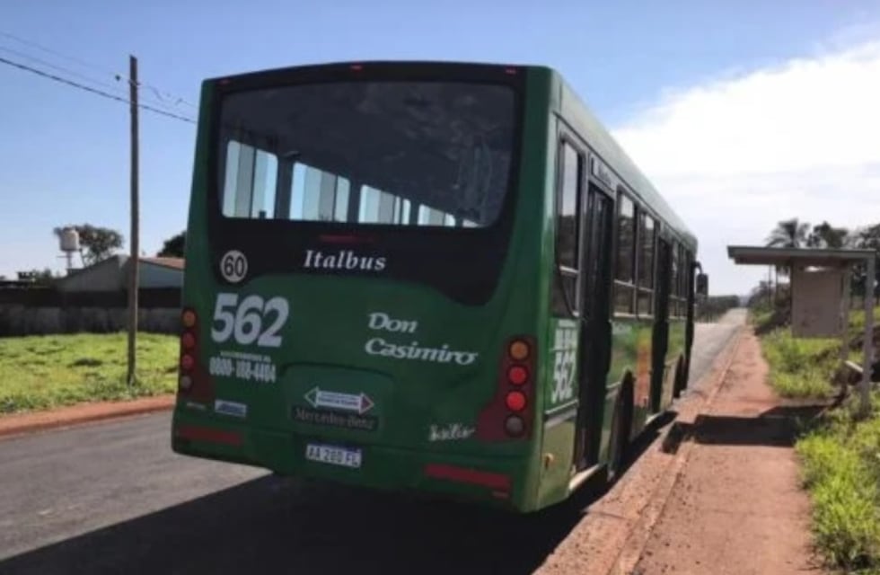 Robo y muerte en Posadas: delincuente falleció tras tirarse por la ventana de un colectivo donde había robado y falleció