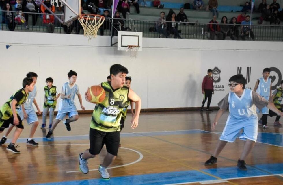 El IMD puso en marcha la Liga Municipal de Mini Básquet