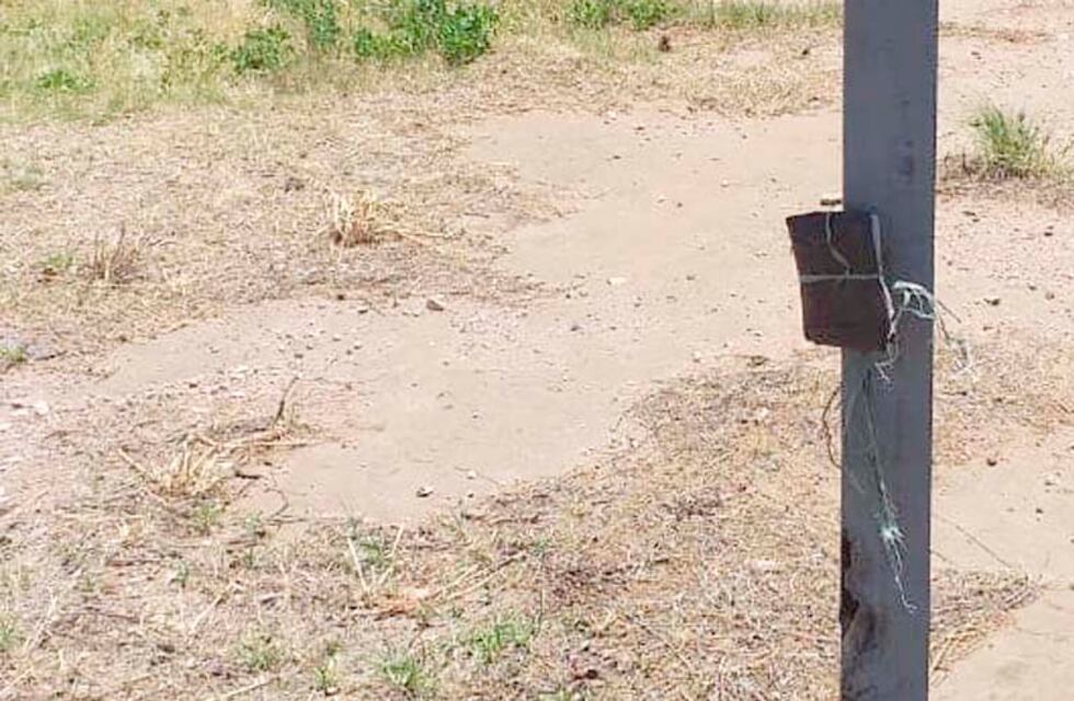 Perdieron la billetera en Macachín y el que la encontró la dejó atada a un cartel de tránsito