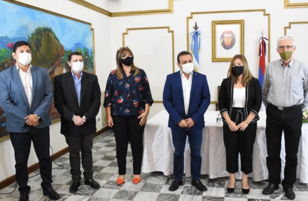 El gobierno de Misiones entregó subsidios a cooperativas de agua potable