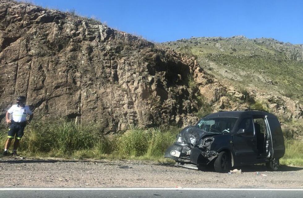 Choque fatal en Córdoba: una mujer falleció en un siniestro en Altas Cumbres