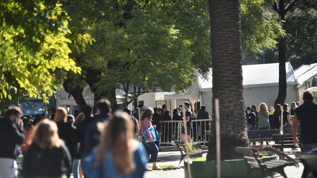 Sigue los testeos masivos en Córdoba y los casos van en aumento. (Pedro Castillo/La Voz)
