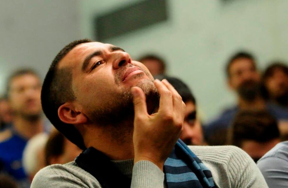 ¡Se rompió las manos! La increíble reacción de Juan Román Riquelme ante el gol de Fabra