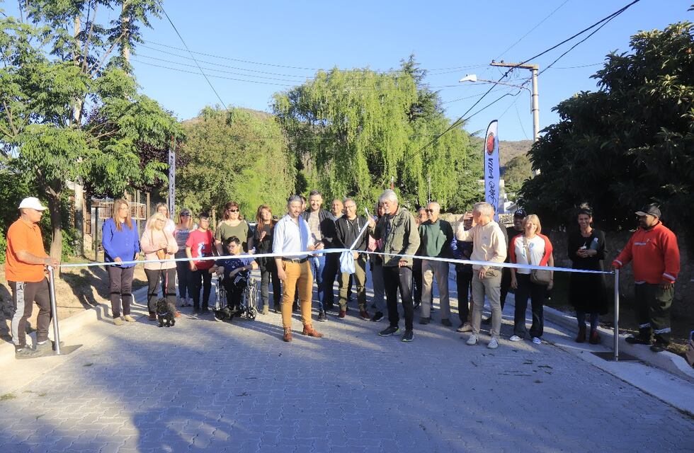 Carlos Paz: nuevo tramo de adoquinado Barrio Sol y Río mejora el ingreso sur a Villa Carlos Paz