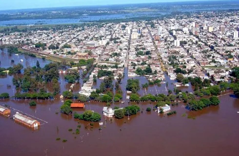Concordia: Azcué pidió tranquilidad a la comunidad, hay 547 personas evacuadas en la ciudad