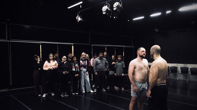 "La política del tiempo" es una obra rafaelina, surgida del Laboratorio de Teatro I