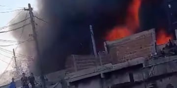 El incendio en el depósito de colectivos.