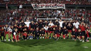 En la previa al clásico rosarino, Newell's explotó su cancha en su tradicional banderazo.