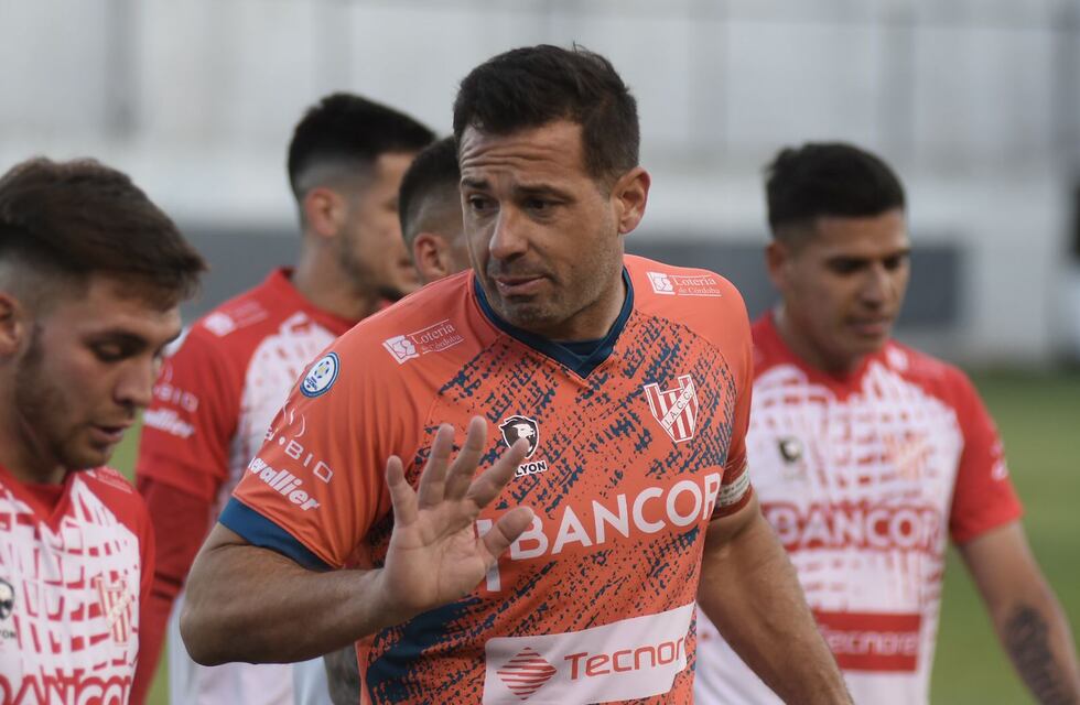 Instituto oficializó la despedida de 10 futbolistas; qué pasa con la continuidad del Loco Carranza