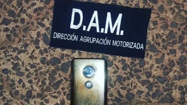 Demoraron a una adolescente tras arrebatar un celular en una parada de colectivos en Posadas.