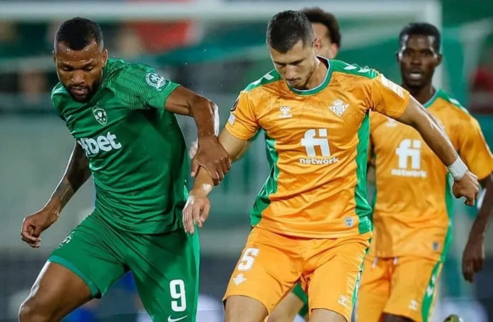 Se llena la enfermeria: Guido Rodríguez se marchó de la cancha con una molestia de rodilla