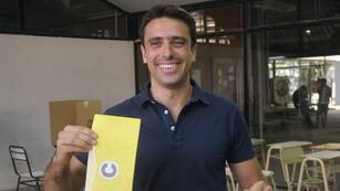 El periodista compite por un espacio en el Concejo rosarino y como constituyente convencional.