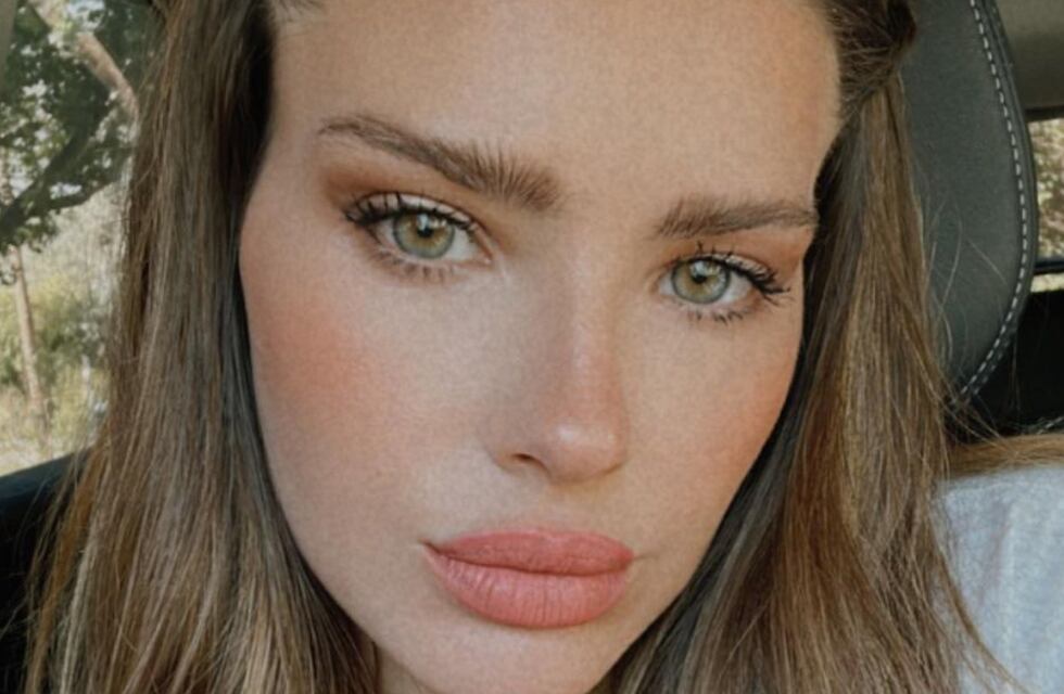 La China Suárez posó frente al espejo con un top y enamoró a sus fanáticos