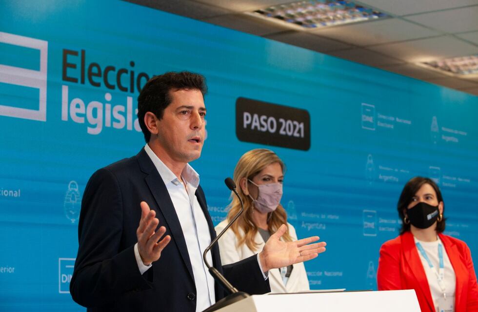 Wado de Pedro y otros 12 funcionarios pusieron a disposición sus renuncias a Alberto Fernández tras la derrota en las PASO