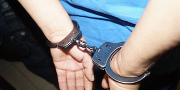 Condenaron a un individuo a diez años de prisión tras abusar de su hijastra.