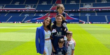 Messi con su familia en el estadio del PSG (Instagram Antonela Roccuzzo).