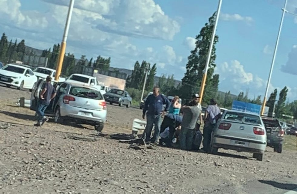 Accidente vial: dos autos con niños impactaron en el Acceso Sur