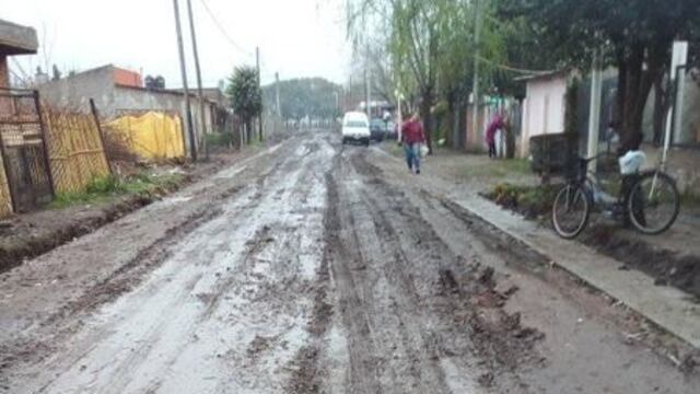 Enojo por el estado de las calles de un barrio de Pérez: Villa América (Facebook Cyn Sosa)