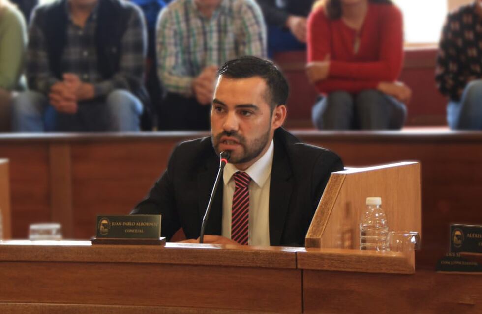 El concejal Juan Pablo Albornoz criticó a la secretaria de estado de Turismo, Valeria Pelliza