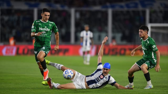 Gol de Federico Girotti, de penal. Y Talleres sigue en la pelea, arriba en la tabla (Facundo Luque / La Voz)