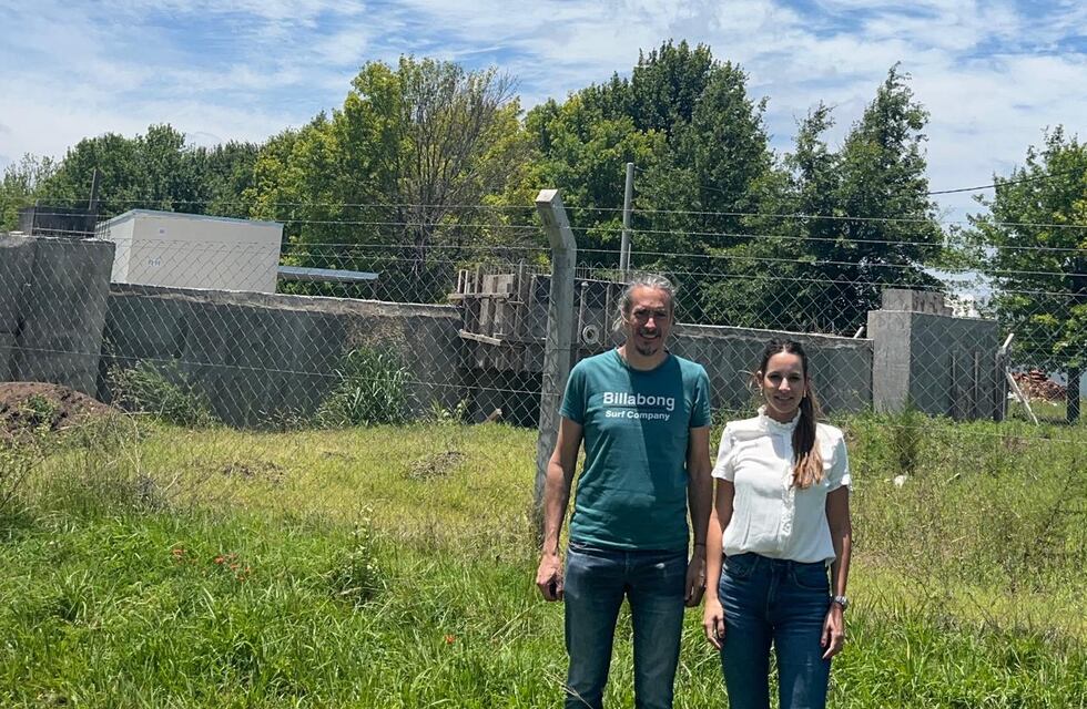 Reclamo por la obra de ASSA en barrio Villa Los Álamos