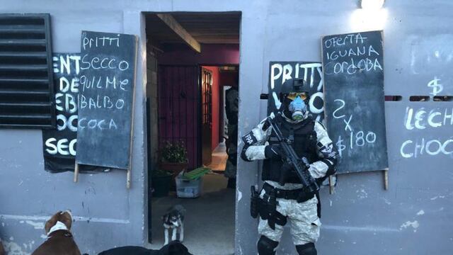 La Fuerza Policial Antinarcotráfico detuvo a dos personas y secuestró más de 1.800 dosis de cocaína, marihuana y psicofármacos