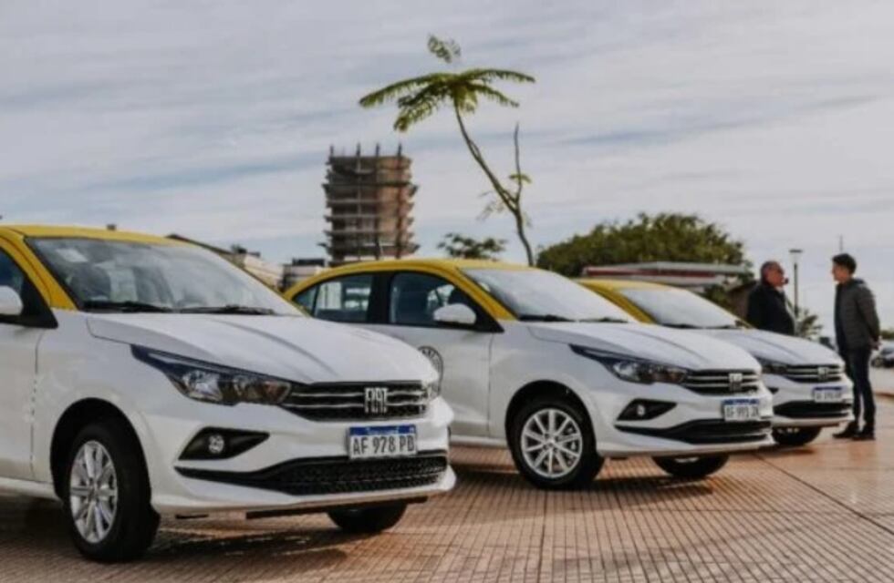 Entregan en Apóstoles las primeras unidades de “Ahora Taxi”