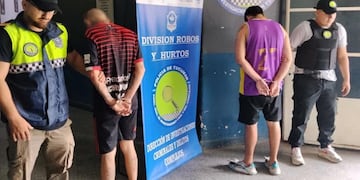 Los detenidos, según la Policía, tienen antecedentes por robo y fueron capturados tras determinar domicilios posibles donde podían ocultarse en la ciudad capital.