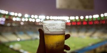 La cerveza se irá de los estadios por pedido del país anfitrión (Twitter)
