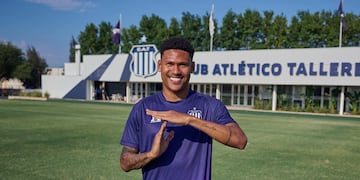 Como un hincha de Talleres más. El brasileño Rick es refuerzo, por la compra de su pase  (Prensa Talleres).