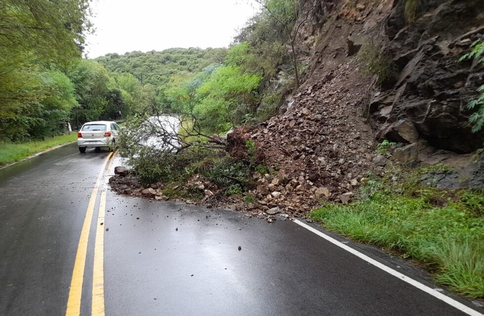 Temporal en Punilla: se registraron desmoronamientos en el Camino a la cien curvas