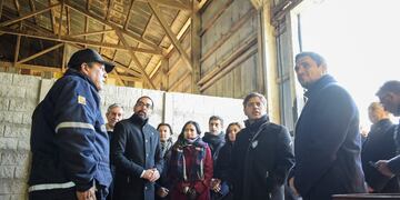 Axel Kicillof y dirigentes puntaltenses recorrieron Puerto Rosales.