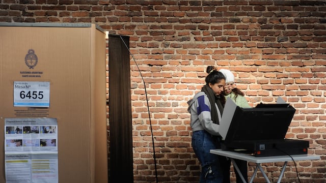Problemas con el voto electrónico. Foto Federico Lopez Claro